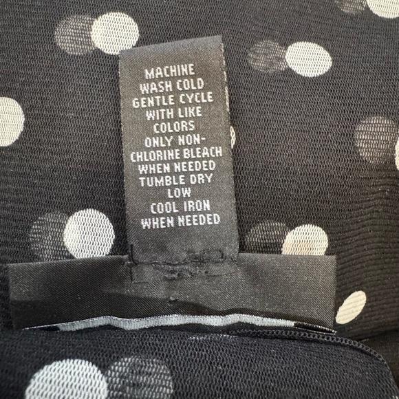 International INC Concepts Polka Dot Ruffle Black and White Top Size XL Juniors - Picture 9 of 9